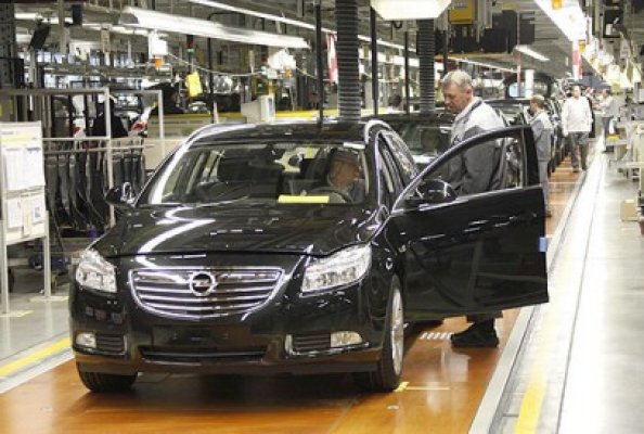 Opel ar putea renunţa la o treime din angajaţi